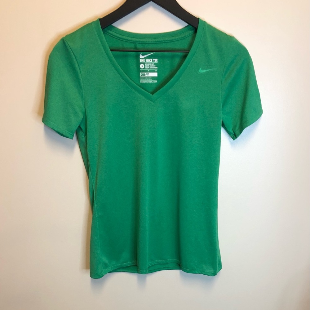 NWOT Nike Top